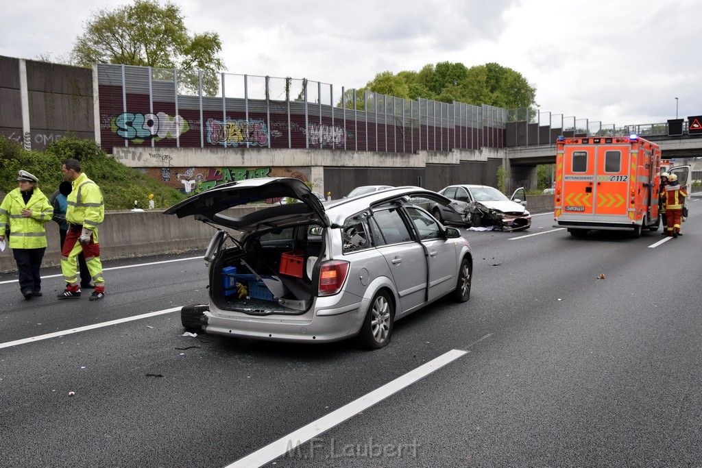 VU Auffahrunfall A 3 Rich Oberhausen kurz vor AS Koeln Dellbrueck P112.JPG - Miklos Laubert